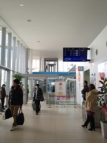 岩国空港到着ゲート.jpg