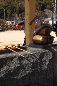 白蛇神社手水.jpg