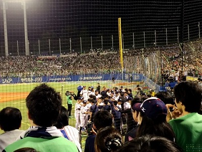 1002優勝決定スタンド２.jpg