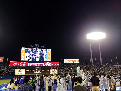 2015FSビールかけ１.jpg