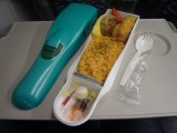 これがH5系だ!~新函館北斗駅「北海道新幹線H5系はやぶさ弁当」(1,250円) 【ライター望月の駅弁膝栗毛】