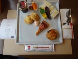 伊予灘の夕陽を求めてスイーツ!~JR予讃線・伊予灘ものがたり「道後櫻編」(3,000円) 【ライター望月の駅弁膝栗毛】