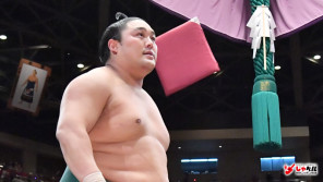 4日間で懸賞金306万円 大相撲東前頭筆頭・隠岐の海歩(31歳) スポーツ人間模様