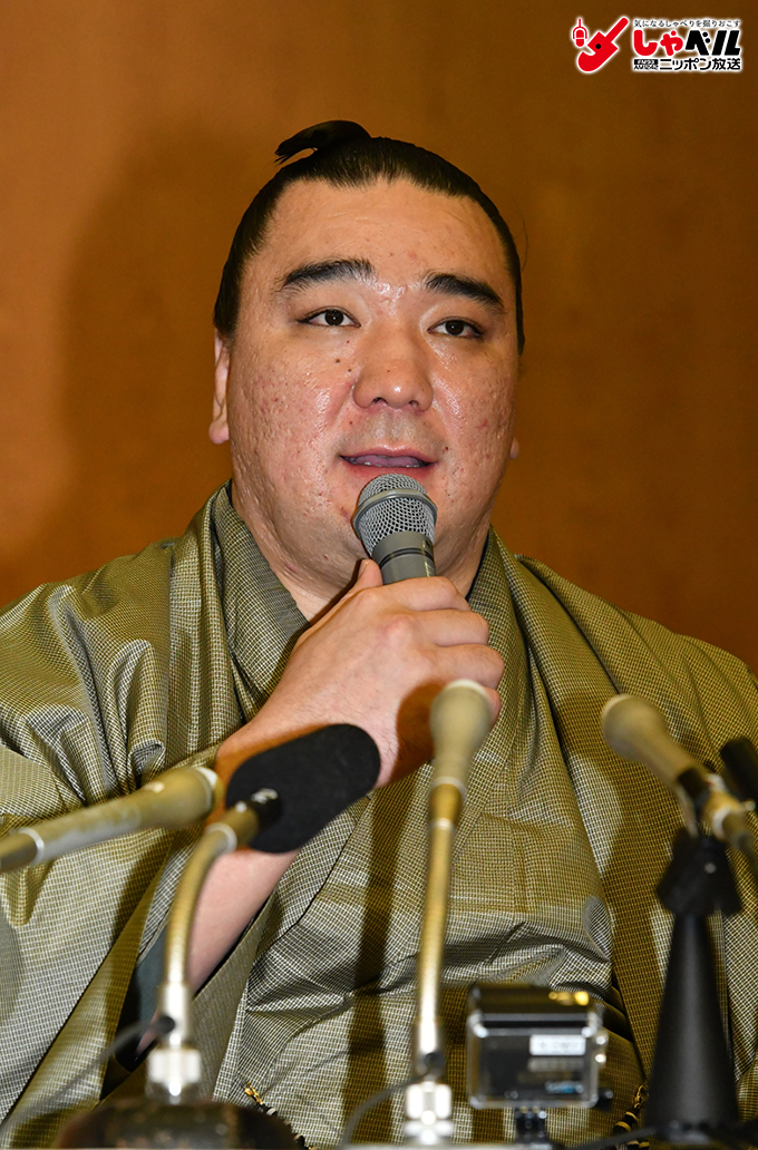【大相撲日馬富士引退】 現役を引退し、会見する日馬富士=2017年11月29日午後、福岡県太宰府市 写真提供:産経新聞社