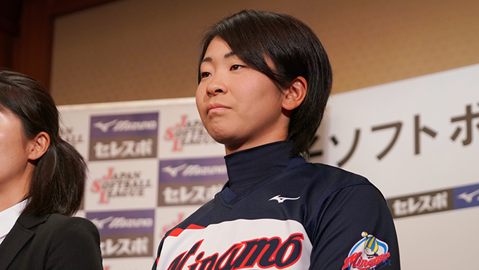 私達は支援企業と地域の皆さんの応援でソフトボールができるので・・–大垣ミナモ・平川穂波選手-