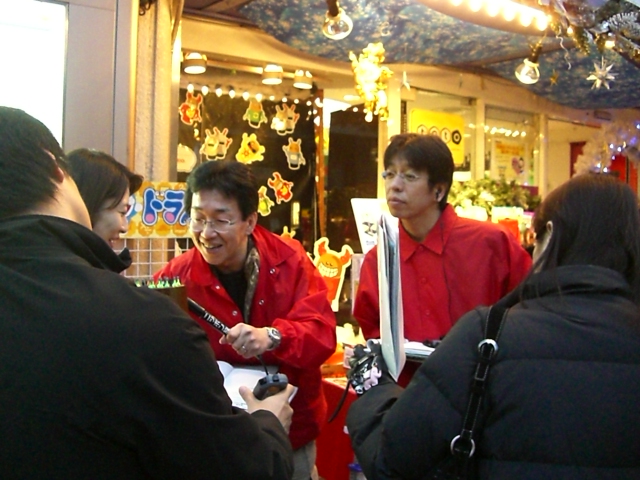 銀座・博品館にて山本元気アナ