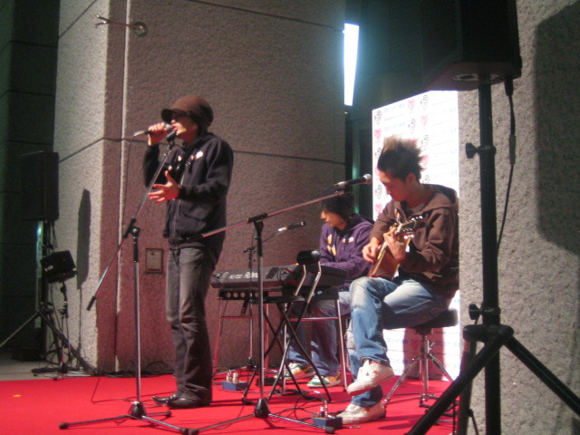 SunSet Swishがふれあい広場で生ライブ