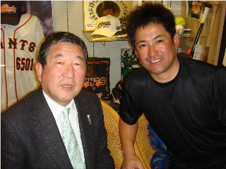 ロビーにて大道コーチと.JPG