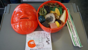 高崎駅「だるま弁当」(1,000円)~真田パパが作った?!日本初の温泉リゾート・伊香保 【ライター望月の駅弁膝栗毛】
