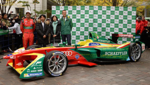 電気自動車レースの世界最先端! 「フォーミュラE」カーが丸の内を疾走!