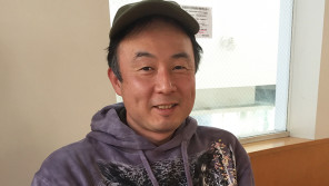 約2,000種類!鳥の羽根に魅了され天職を見つけた男性「あけの語りびと」(朗読公開)