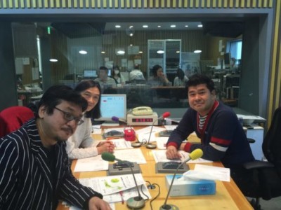 やくみつるさんが登場！ニュースコーナーでは『エビフライの尻尾食べる・食べない』論争が勃発！？