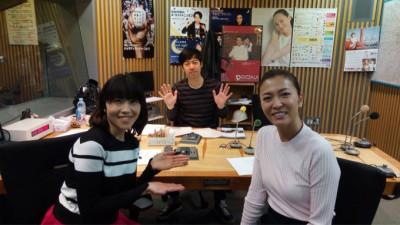 東ＭＡＸと見つめ合い?睨み合い?!元タカラジェンヌ安蘭けいさん登場!!
