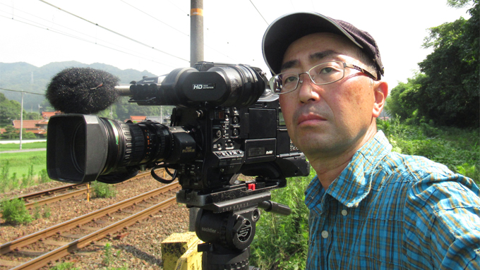 「廃止になった路線は二度と撮れないですから」鉄道を撮り続けて30年。600本以上の作品を創り上げた鉄道ディレクター【10時のグッとストーリー】