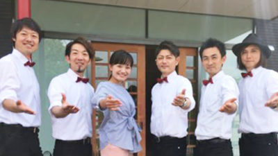 ベイビー・ブーと新行アナが中継