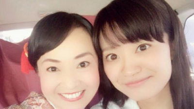 飛鳥とも美と新行アナが中継