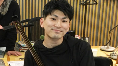 木島ユタカ、三味線弾き語り生披露！