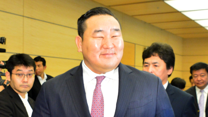暴れん坊・朝青龍が7年ぶりに土俵に帰ってくる