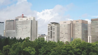 7月29日、有楽町は青空が…