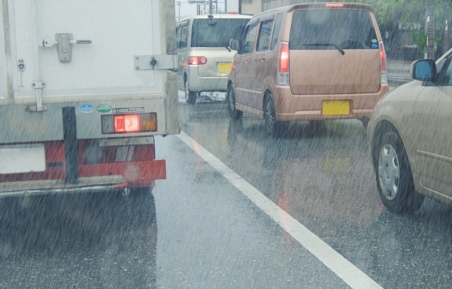 台風や大雨などの災害後に気を付けたい感染症対策
