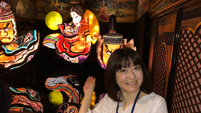 ひろたアナも感動 昭和の竜宮城で極楽浄土な『和のあかり×百段階段』