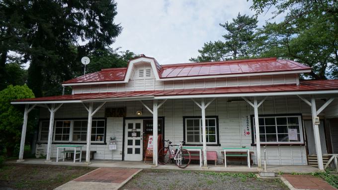 赤い屋根の喫茶店 駅舎 太宰治 青森 駅弁 だざい弁当 ストーブ列車 五所川原駅