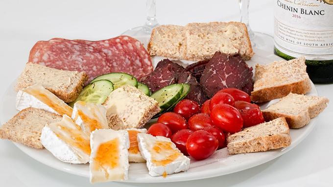 食べ放題を「バイキング」と呼ぶのは日本だけ!