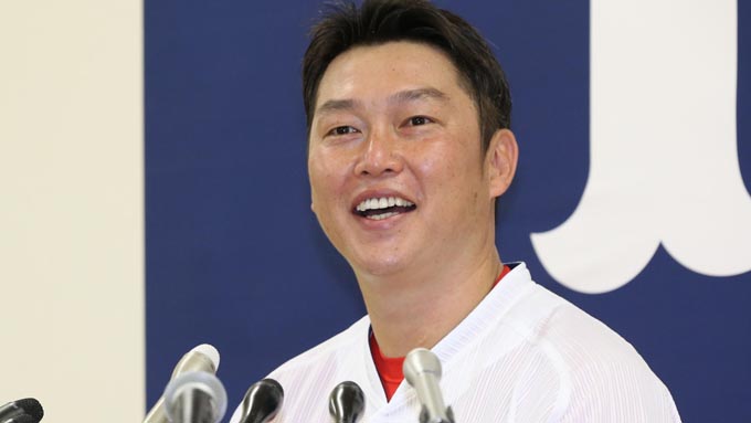 広島・新井 不振でも首脳陣が1軍に置き続けた理由