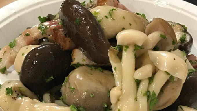 簡単に作れて本格的な味の「きのこマリネ」