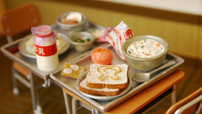 給食にも出た『冷凍みかん』は皮をむかずに食べられるものも