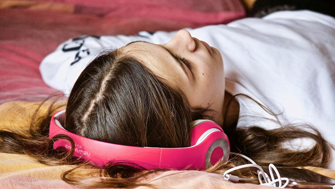 音漏れの“シャカシャカ音”の正体は『伝わりやすい音域の音』
