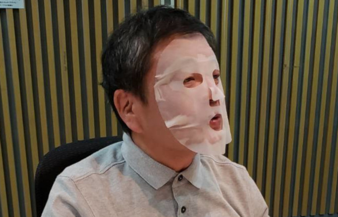 化粧する男性が急増? 拡大するメンズコスメ市場