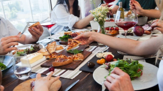 食べるのが早いって、どれくらい体に悪いの? 医師が回答