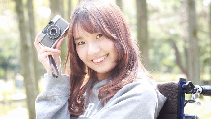 「車いすの人が着たい服を選べる世の中に…」17歳が目指すデザイナーへの道