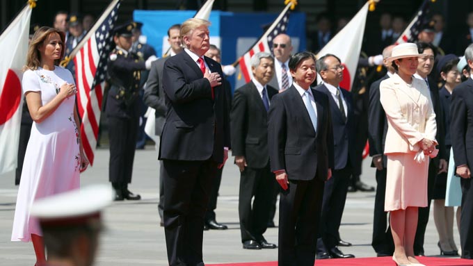 天皇皇后両陛下~トランプ大統領夫妻と通訳交えずに談笑も