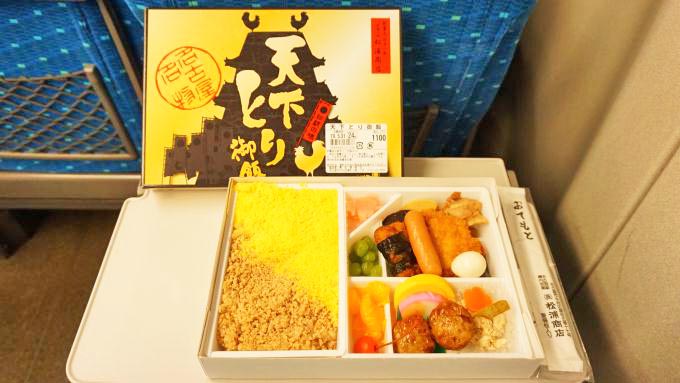 名古屋駅「天下とり御飯」(1100円)~名古屋イチの歴史を誇る駅弁を掛け紙で辿る!