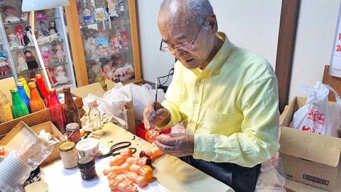日本唯一のセルロイド人形職人~作り続ける「ミーコ」の魅力とは