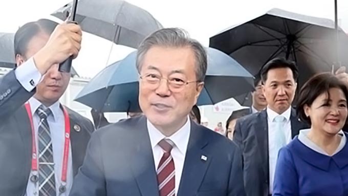 文在寅大統領「盗人猛々しい」発言の真意