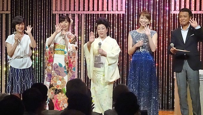 オペラ歌手の翠千賀、ダンベルを持って歌の練習!?