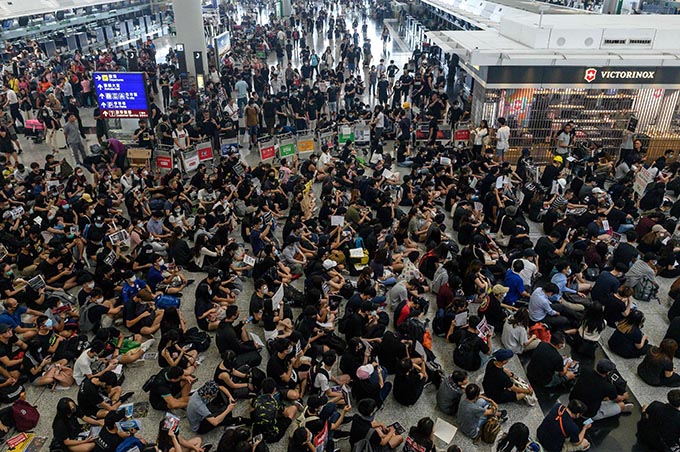 香港国際空港がデモで停滞 9月の 一帯一路サミット まで混乱は続く 無料のアプリでラジオを聴こう Radiko News ラジコニュース