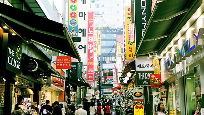 深まる日韓対立~文在寅政権が日本を叩く国内事情