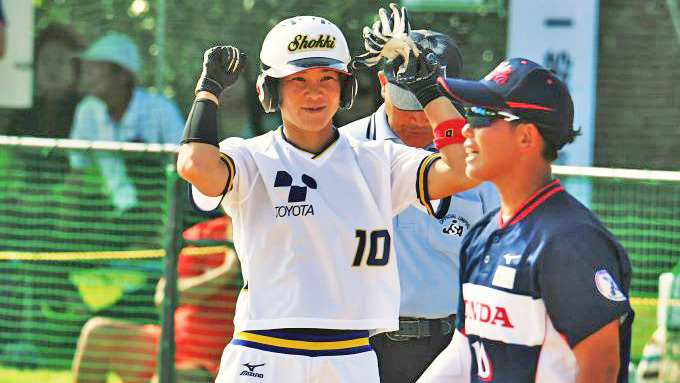 女子ソフト 混戦を勝ち抜いた豊田自動織機・洲鎌キャプテン