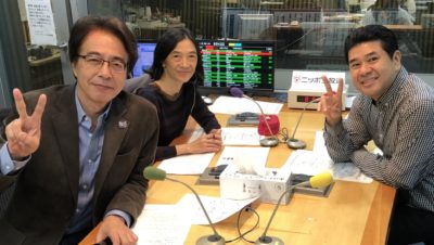 年末恒例の芸能人ディナーショー。アクションスターのシルベスタ・スタローンのディナーショーに参加した男性も！