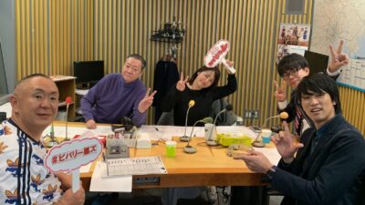 マセキ期待の若手芸人は喋ると浮遊！　スタンダップコーギー登場！