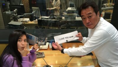 向かい合わせで散髪