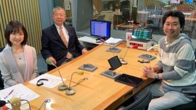 「中国の古代の衣装に身を包み先生や親に感謝するパフォーマンスをする」コメンテーター・山本秀也さん（産経新聞客員論説委員・国際医療福祉大学）