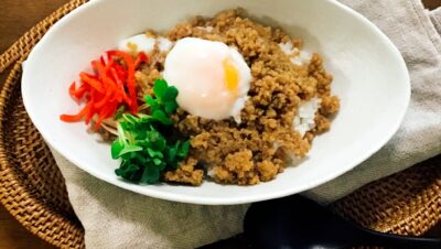 糖業協会プレゼンツめっちゃええレシピ～中川家と食卓～『鶏のそぼろ』
