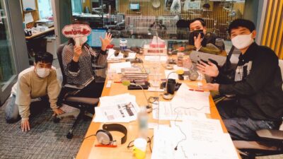 藤井隆さん登場!! 雑誌をぽーん！