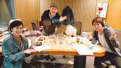 斧を振って爆バズり！　狩野英孝さん！