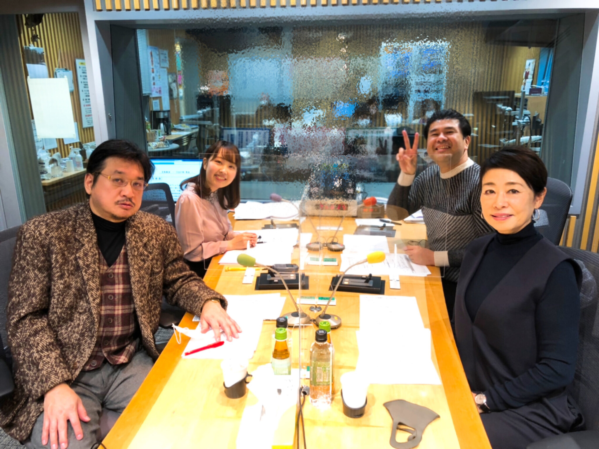 年12月15日 火 安藤優子さん やくみつるさんが登場 あなたとハッピー ニッポン放送 ラジオam1242 Fm93 年12月15日 火 安藤優子さん やくみつるさんが登場 あなたとハッピー ニッポン放送 ラジオam1242 Fm93
